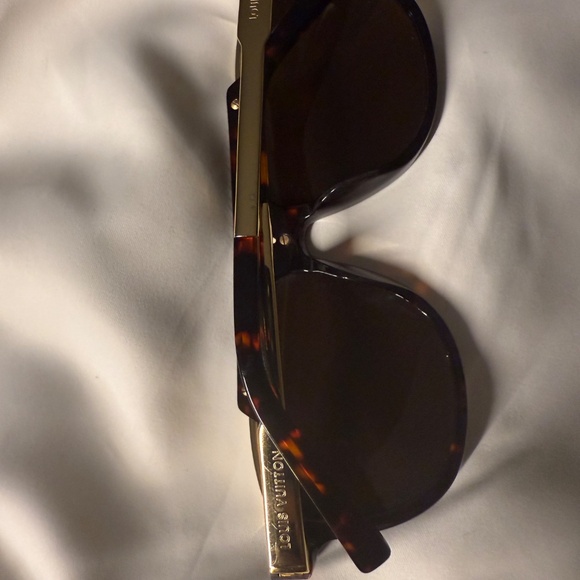 Louis Vuitton Brown Sunglasses - Picture 7 of 12
